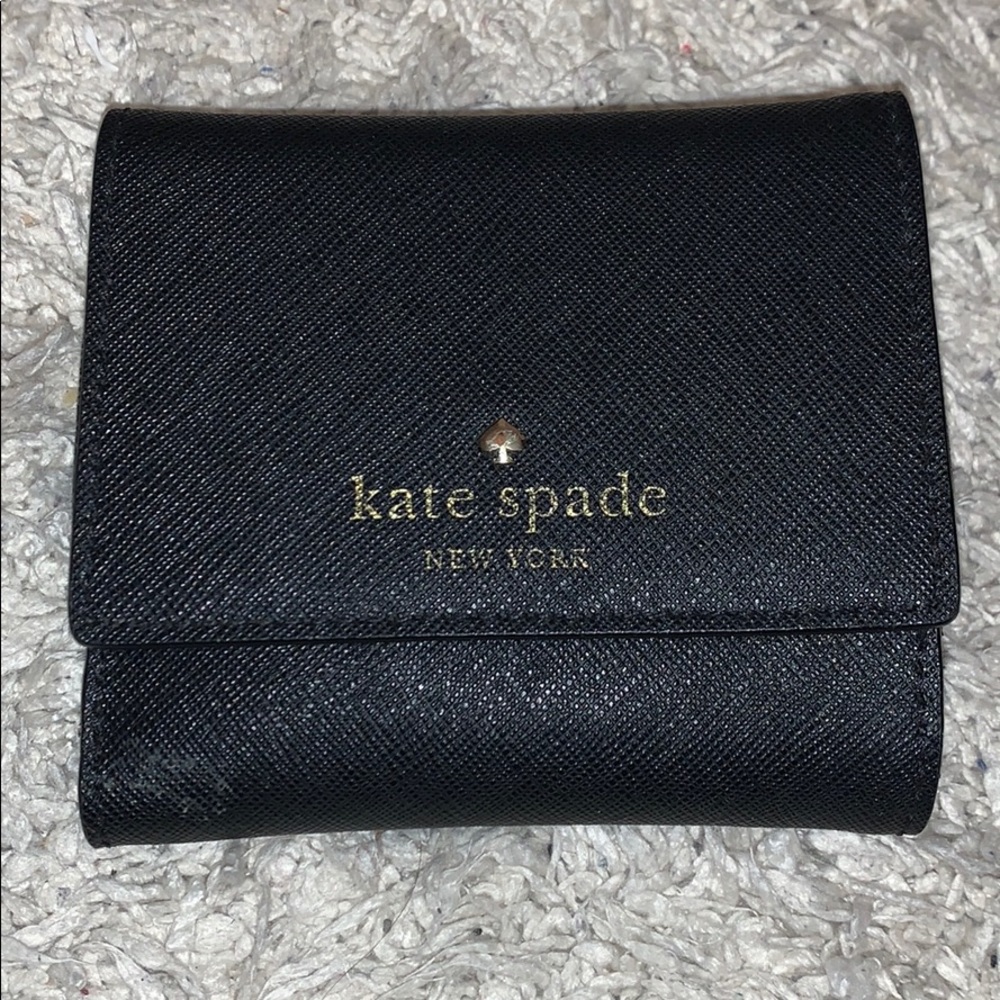 Kate spade wallet in GREAT CONDITION